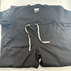 Wonder Wink Black Scrub Set Medium